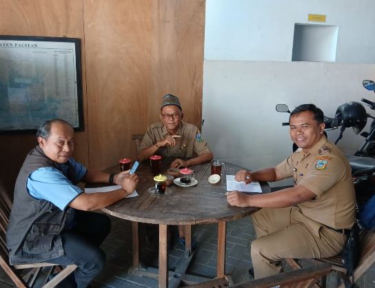 Dari Secangkir Kopi Lahir Gagasan Besar: Peradaban Kasepuhan Hadiluwih Siap Diabadikan dalam Sebuah Buku