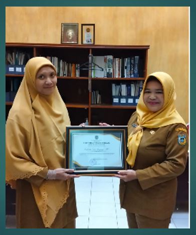 Bupati Pacitan Terima Sertifikat Penghargaan atas Hibah 50 Buku, Dinas Perpustakaan Ajak Masyarakat Perkuat Gerakan Literasi