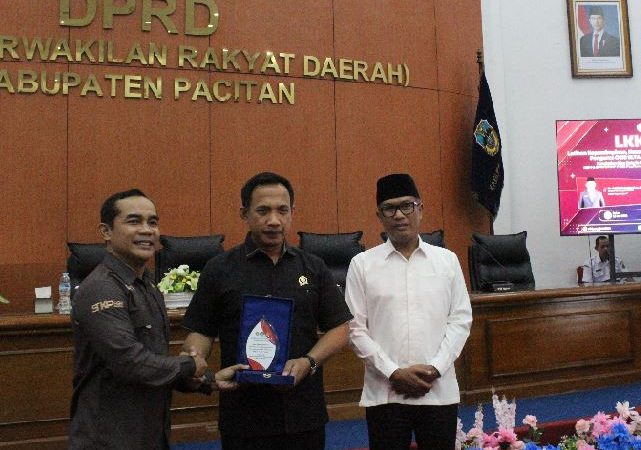 STKIP PGRI Pacitan Cetak Calon Pemimpin Muda, 94 Pengurus OSIS Digembleng di Gedung DPRD