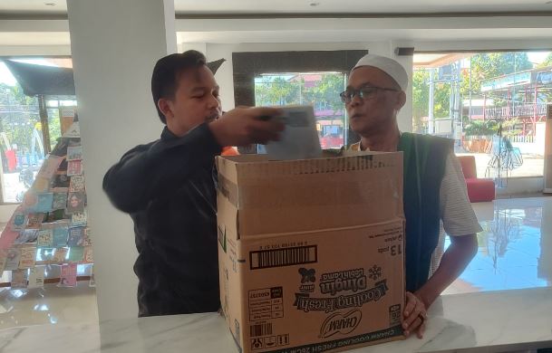 Bupati Pacitan Hibahkan 50 Buku Koleksi Pribadi untuk Perpustakaan Daerah, Perkuat Gerakan Literasi