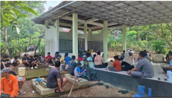 Tradisi Gugur Gunung di Makam Eyang Minggir sebagai Sarana Mempertahankan Nilai Kebersamaan di Era Modern
