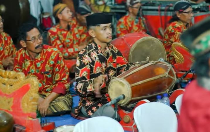Dari Kendang Mainan Menuju Panggung Profesional